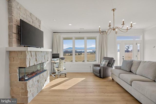 215 FORREST DR, Luray, VA 22835