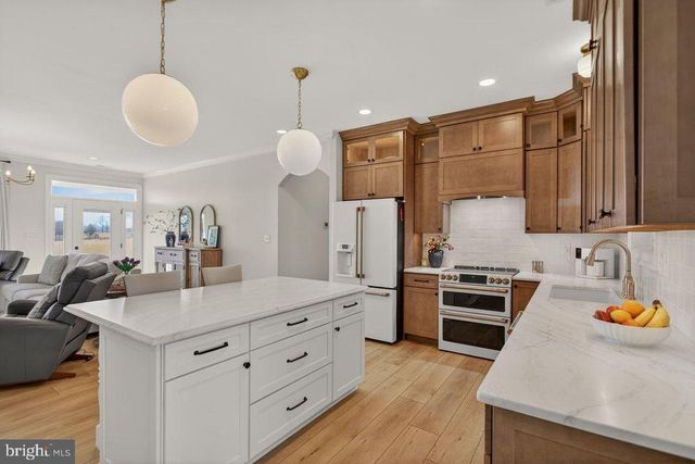 215 FORREST DR, Luray, VA 22835