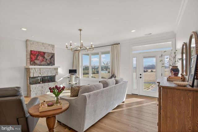 215 FORREST DR, Luray, VA 22835