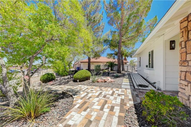 7631 Bermuda Road, Las Vegas, NV 89123