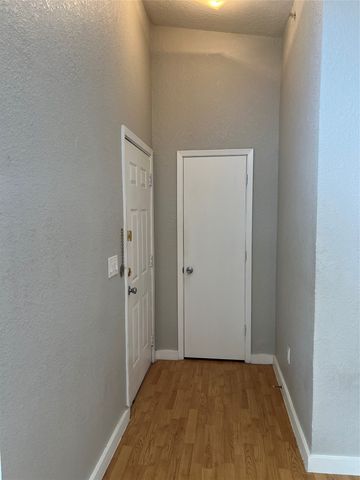 701 W Sycamore Street 303, Denton, TX 76201