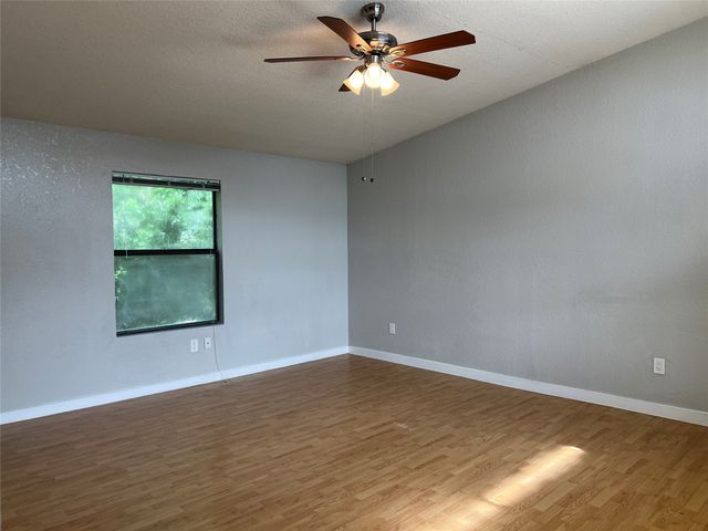 701 W Sycamore Street 303, Denton, TX 76201