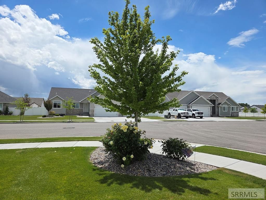Image 3 of property listing at 6047 Lochsa Street, Idaho Falls, ID 83404