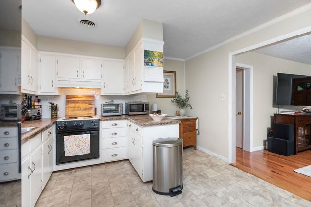 39 OUR LN, Stuarts Draft, VA 24477