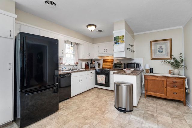 39 OUR LN, Stuarts Draft, VA 24477