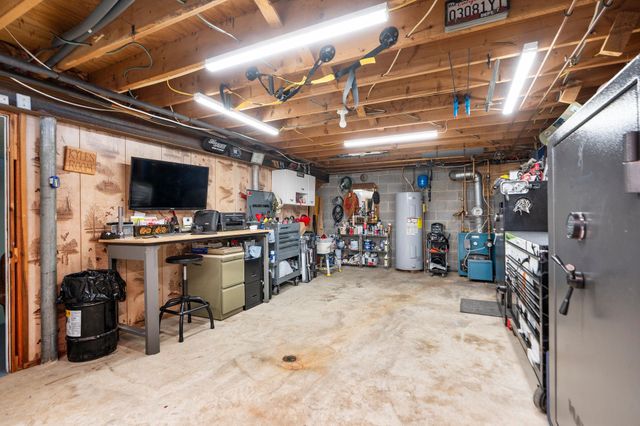 39 OUR LN, Stuarts Draft, VA 24477