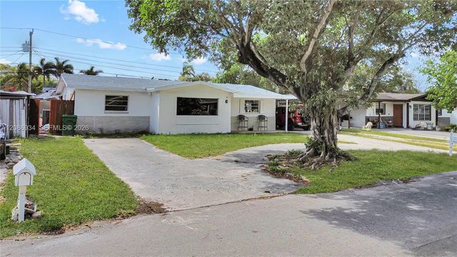 5220 SW 57th Street, Davie, FL 33314