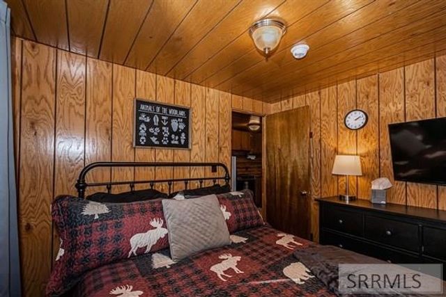 2750 SW Sagehen Dr, Island Park, ID 83429