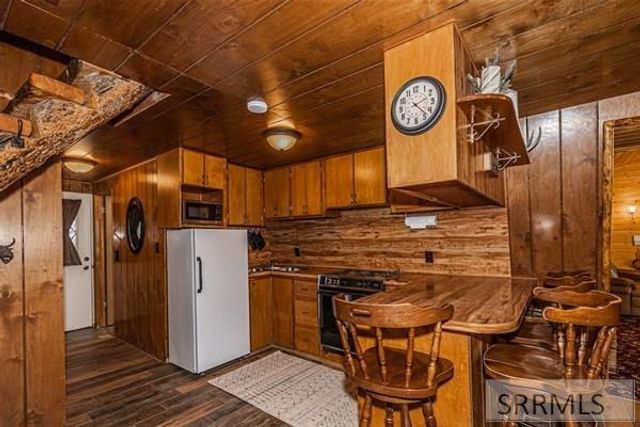 2750 SW Sagehen Dr, Island Park, ID 83429