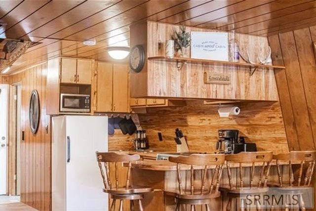 2750 SW Sagehen Dr, Island Park, ID 83429