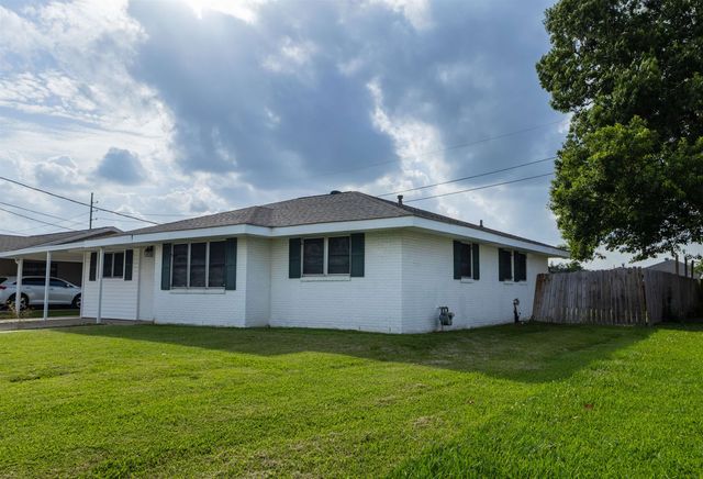 611 Highland Dr, Houma, LA 70364