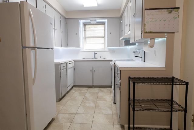 611 Highland Dr, Houma, LA 70364