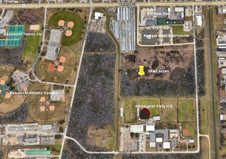 6015 College Street, Beaumont, TX 77707