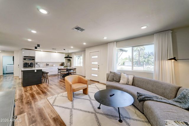 8537 E CLARENDON Avenue, Scottsdale, AZ 85251