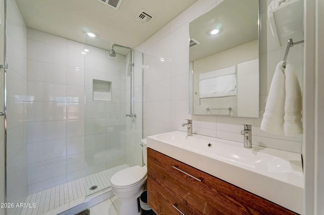 8537 E CLARENDON Avenue, Scottsdale, AZ 85251