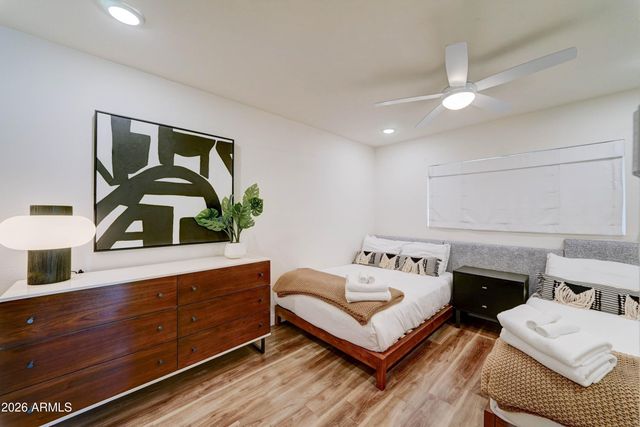8537 E CLARENDON Avenue, Scottsdale, AZ 85251