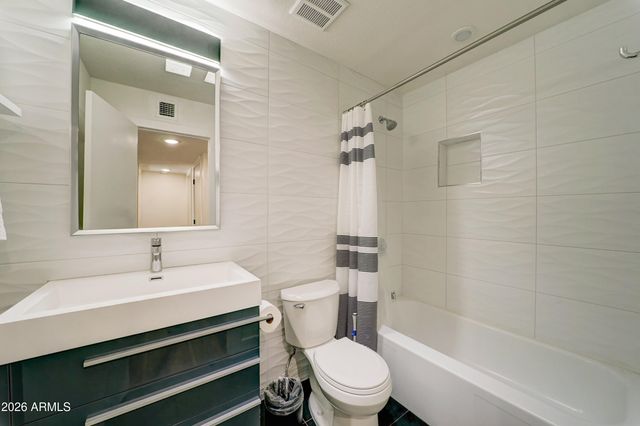 8537 E CLARENDON Avenue, Scottsdale, AZ 85251