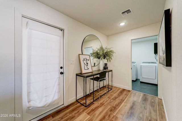 8537 E CLARENDON Avenue, Scottsdale, AZ 85251