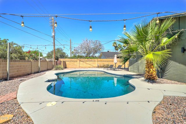 8537 E CLARENDON Avenue, Scottsdale, AZ 85251