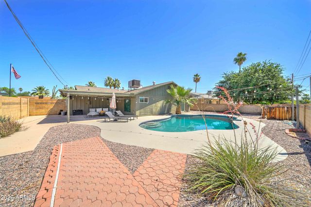 8537 E CLARENDON Avenue, Scottsdale, AZ 85251