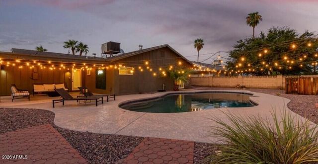 8537 E CLARENDON Avenue, Scottsdale, AZ 85251