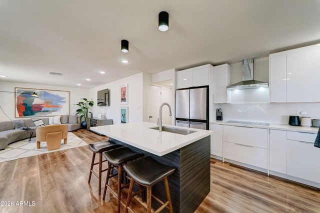 8537 E CLARENDON Avenue, Scottsdale, AZ 85251