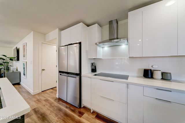 8537 E CLARENDON Avenue, Scottsdale, AZ 85251
