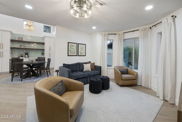 8672 E THOROUGHBRED Trail, Scottsdale, AZ 85258