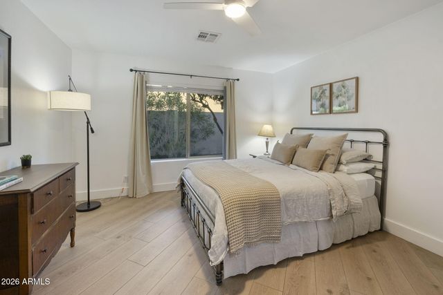 8672 E THOROUGHBRED Trail, Scottsdale, AZ 85258