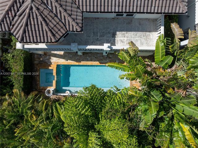 4065 Battersea Rd, Miami, FL 33133