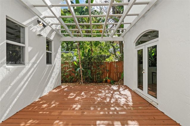 4065 Battersea Rd, Miami, FL 33133