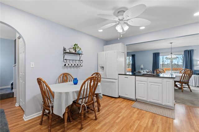 901 Chelsea Dr, North Fayette, PA 15126