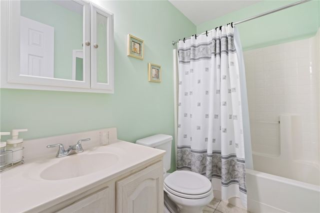901 Chelsea Dr, North Fayette, PA 15126