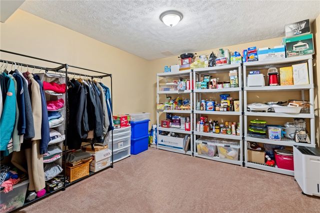 901 Chelsea Dr, North Fayette, PA 15126