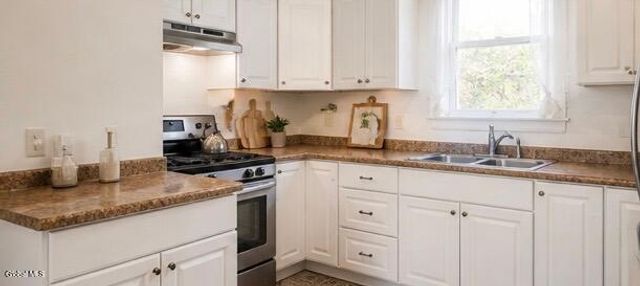 677 Pawling Avenue, Troy, NY 12180