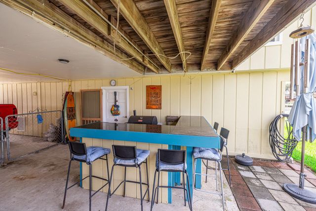 321 Ling Street, Hitchcock, TX 77563
