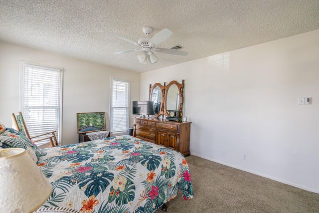 321 Ling Street, Hitchcock, TX 77563