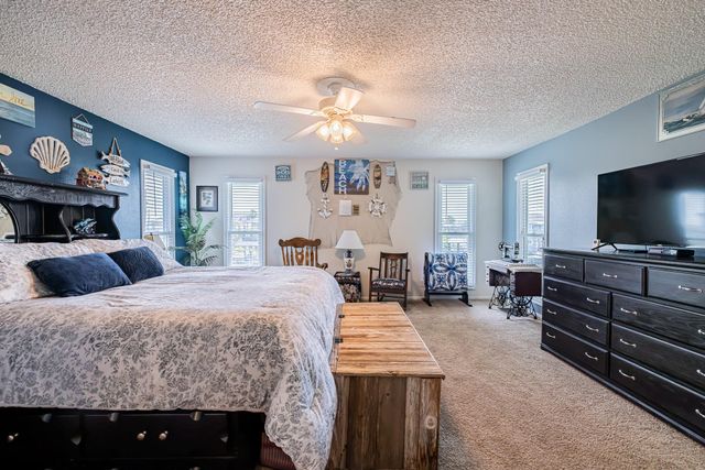 321 Ling Street, Hitchcock, TX 77563
