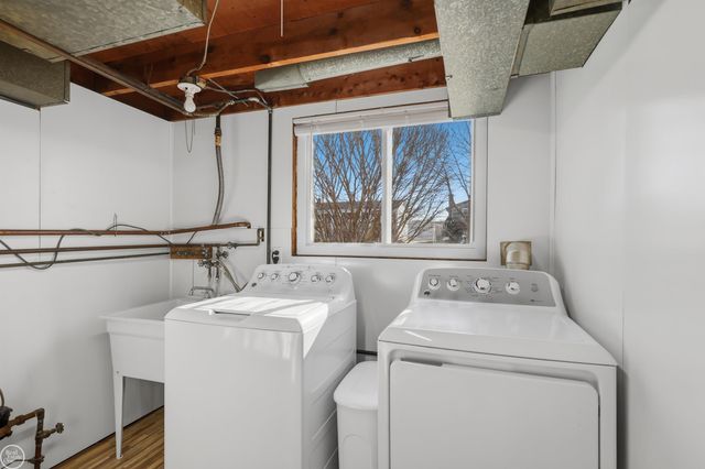 34215 Zimmer Drive, Sterling Heights, MI 48310