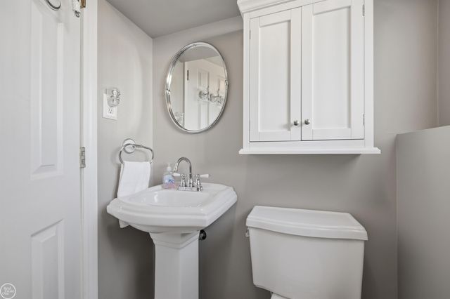 34215 Zimmer Drive, Sterling Heights, MI 48310