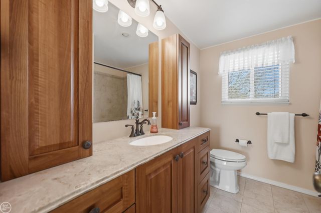 34215 Zimmer Drive, Sterling Heights, MI 48310