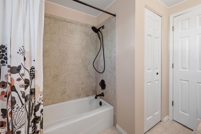 34215 Zimmer Drive, Sterling Heights, MI 48310