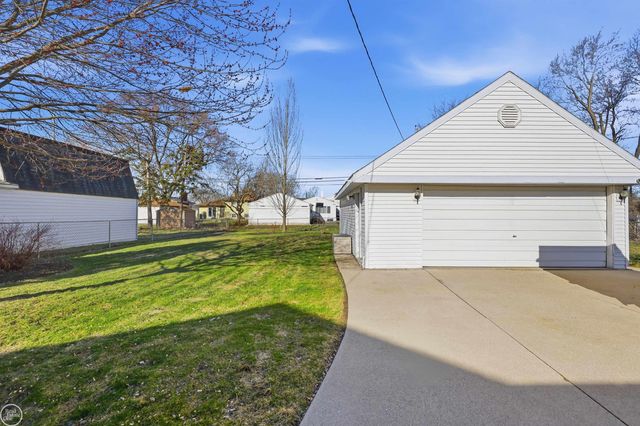 34215 Zimmer Drive, Sterling Heights, MI 48310