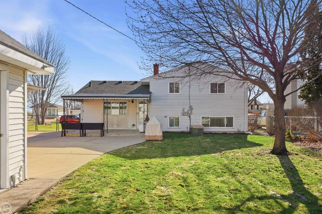 34215 Zimmer Drive, Sterling Heights, MI 48310