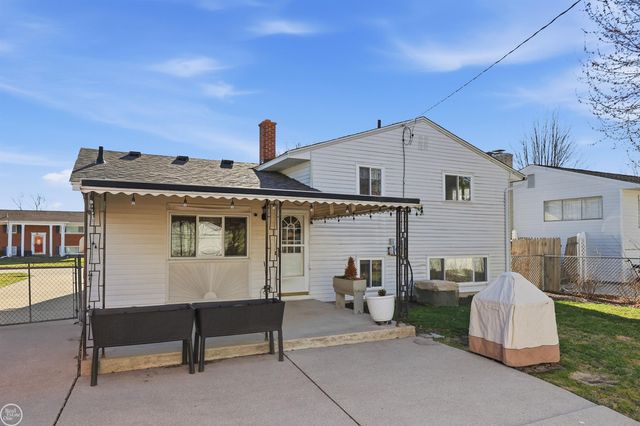 34215 Zimmer Drive, Sterling Heights, MI 48310