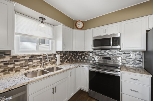 34215 Zimmer Drive, Sterling Heights, MI 48310