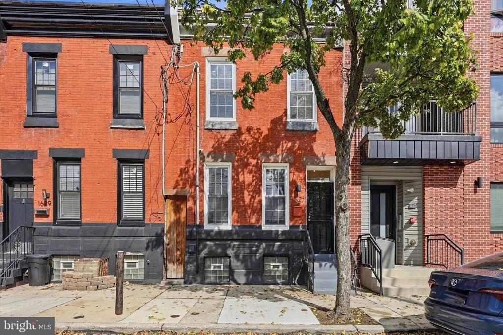 1627 W THOMPSON ST, PHILADELPHIA, PA 19121 — exterior