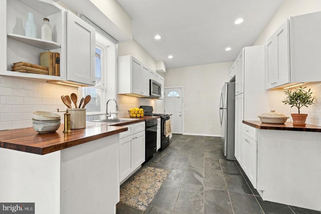 1627 W THOMPSON ST, PHILADELPHIA, PA 19121 — photo 4