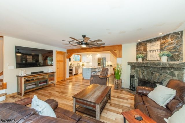 393 Lakeview Ave, Ringwood Boro, NJ 07456