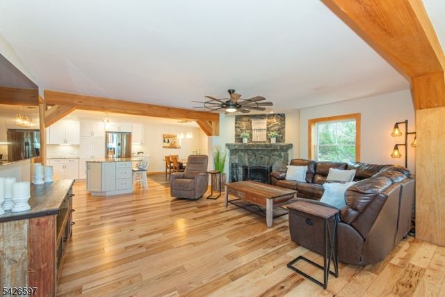 393 Lakeview Ave, Ringwood Boro, NJ 07456